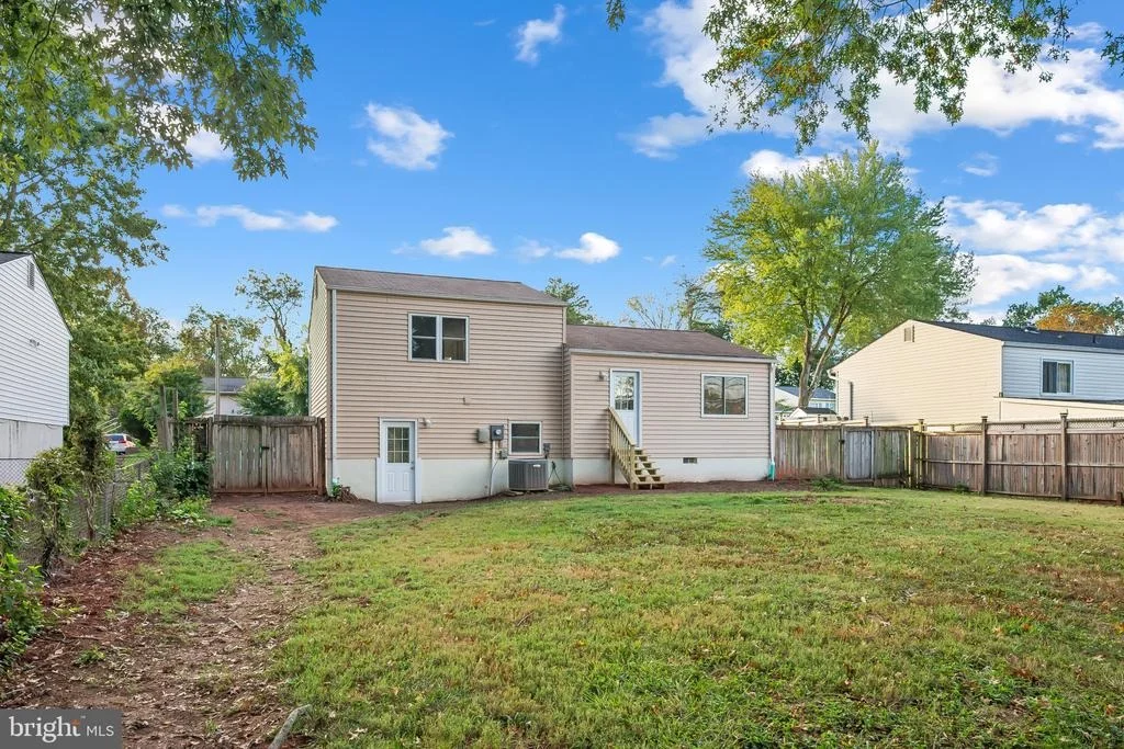 Photo of 8516 CAVALRY LANE