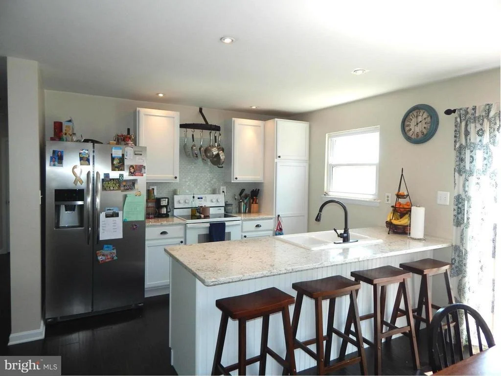 Photo of 107 PINEVIEW AVENUE