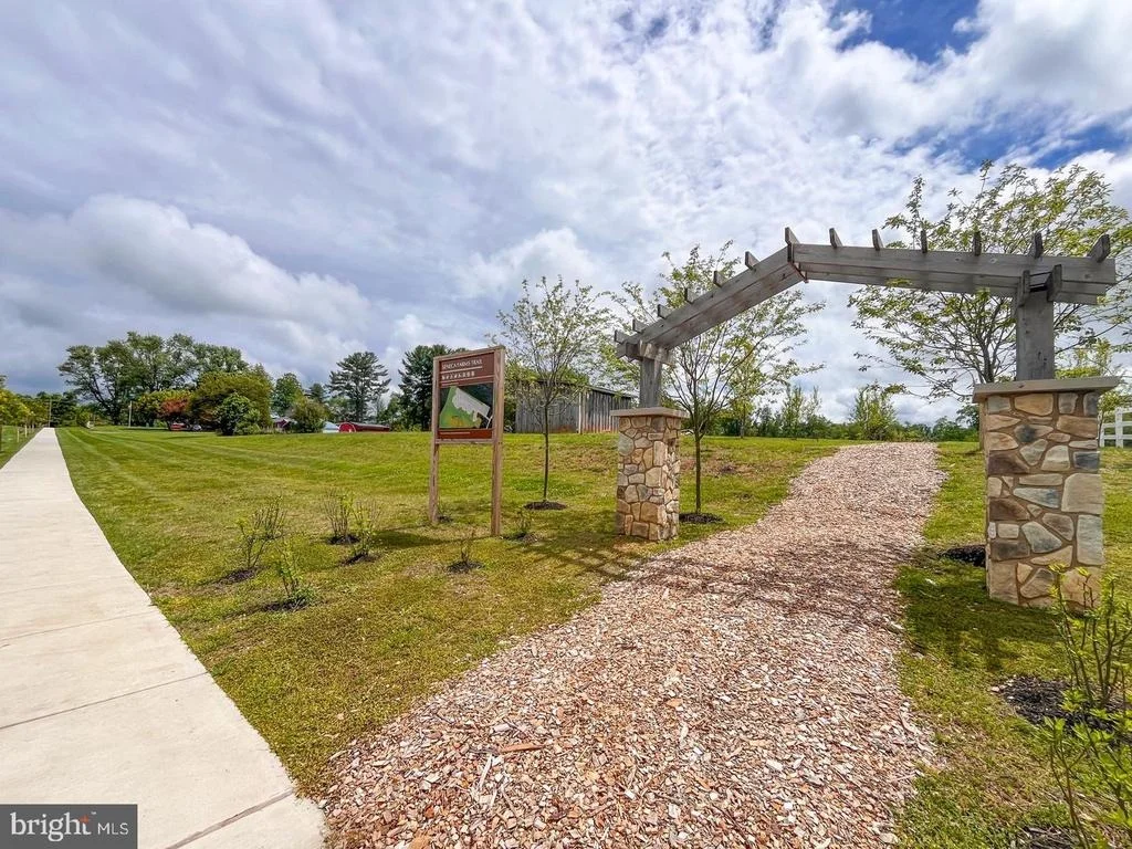 Photo of 14622 SENECA FARM LN