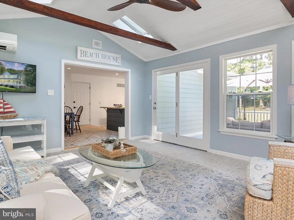 Photo of 6439 MEADOWLARK DRIVE