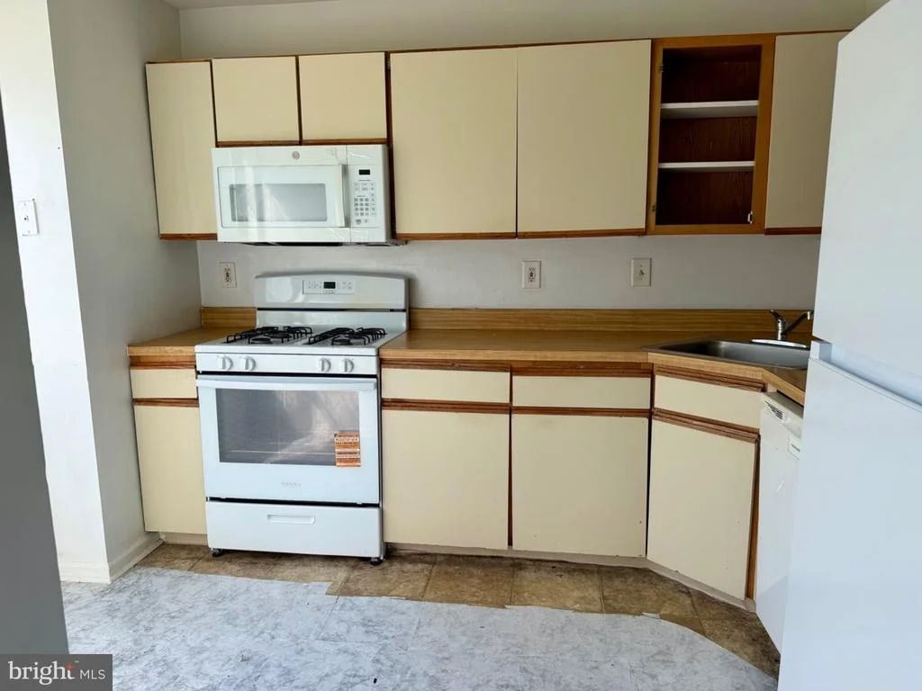 Photo of 547 CASCADE COURT