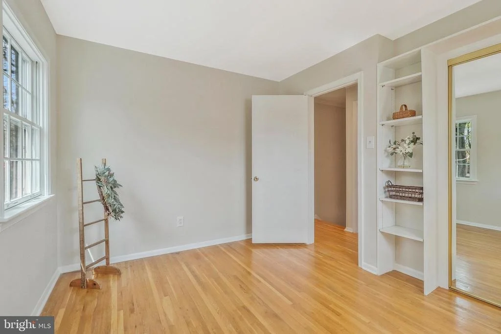 Photo of 6132 ROXBURY AVENUE