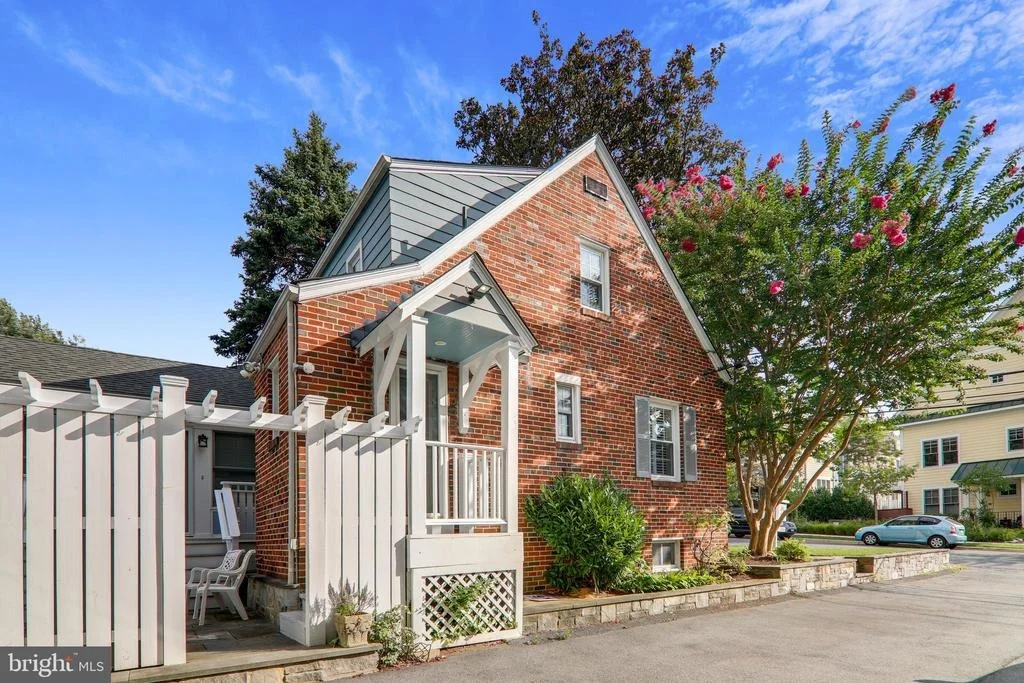 Photo of 8605 SPRINGVALE ROAD