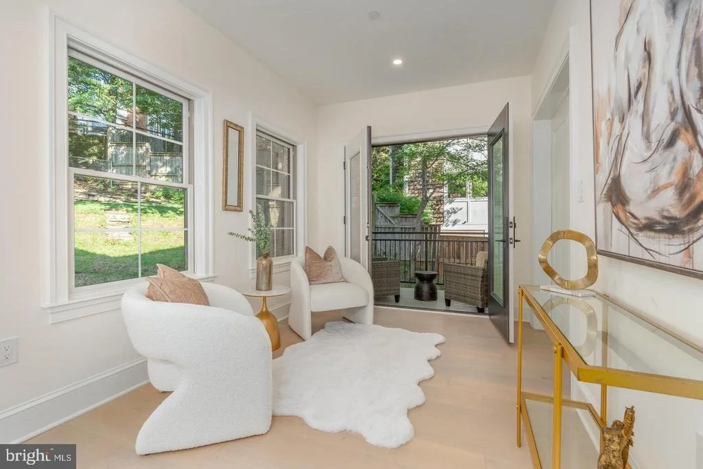 Photo of 5631 MACARTHUR BOULEVARD NW
