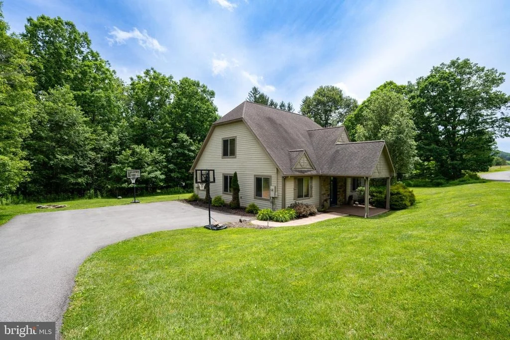 Photo of 110 NORTHLAKE DRIVE