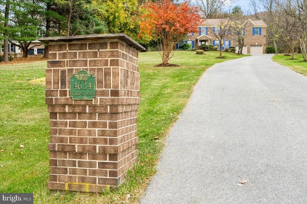 Photo of 4634 FELDSPAR ROAD
