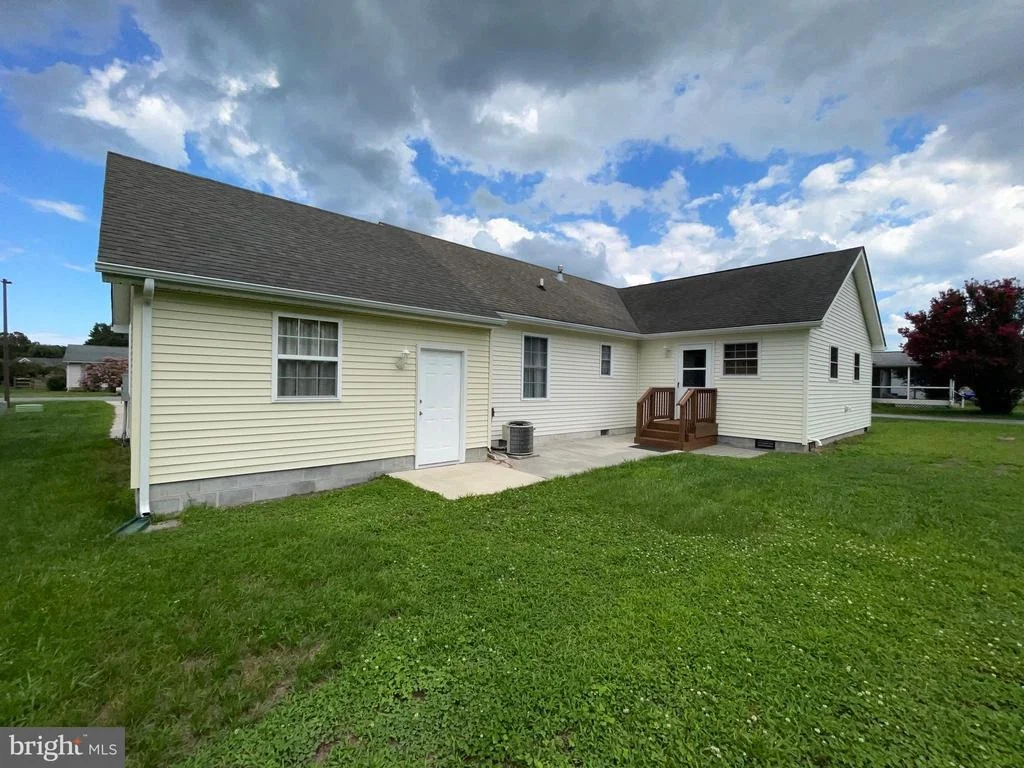 Photo of 28 CIRCLE DRIVE W