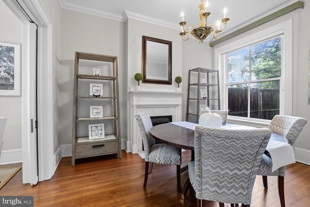 Photo of 304 A STREET SE