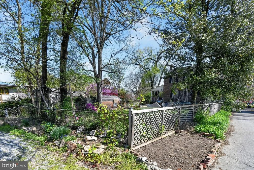 Photo of 8306 QUEEN ANNES DRIVE