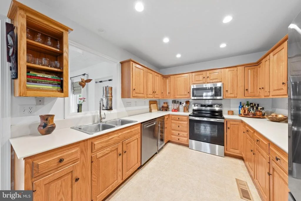 Photo of 602 CRESTVIEW LANE