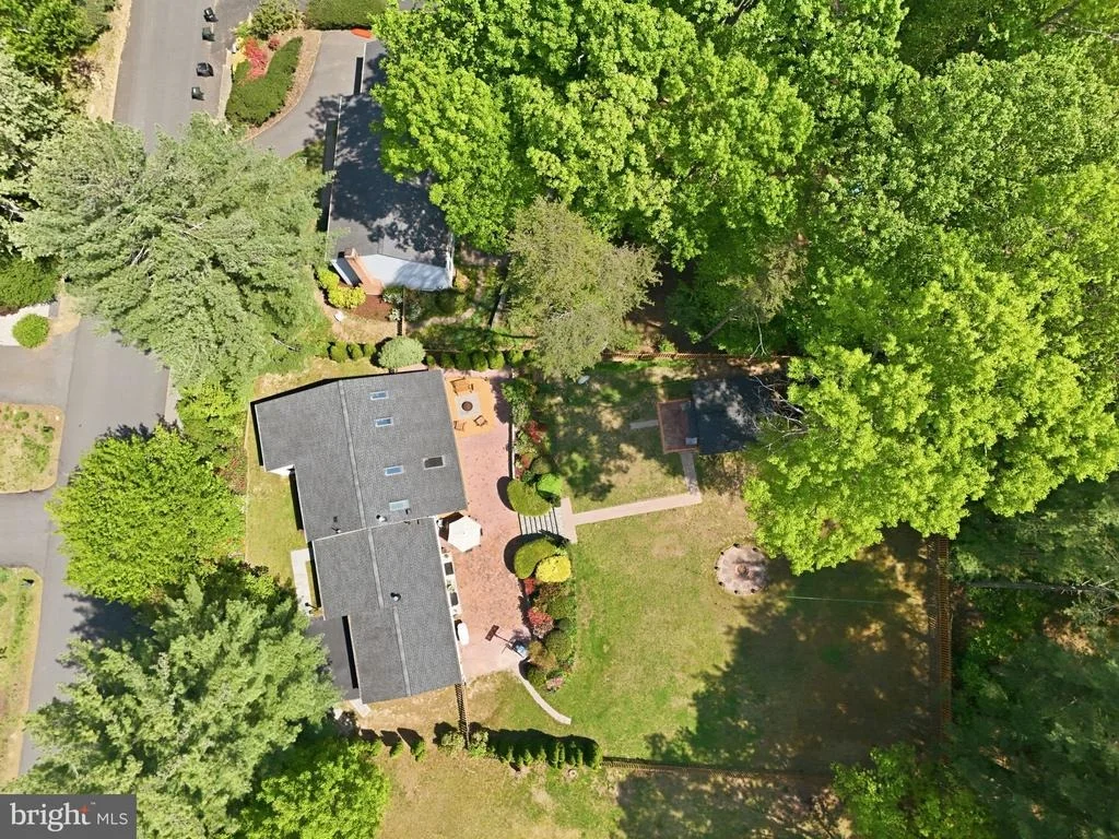 Photo of 10929 HOWLAND DRIVE