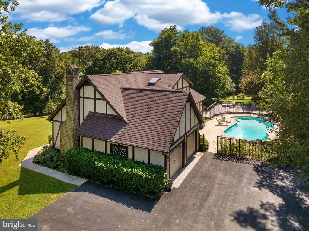 Photo of 8000 EXODUS DRIVE