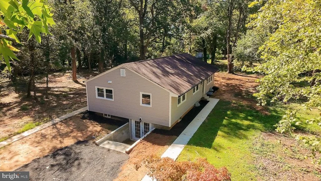 Photo of 4150 BARRETT