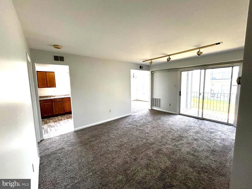 Photo of Unit 201A at 1405 KEY PARKWAY