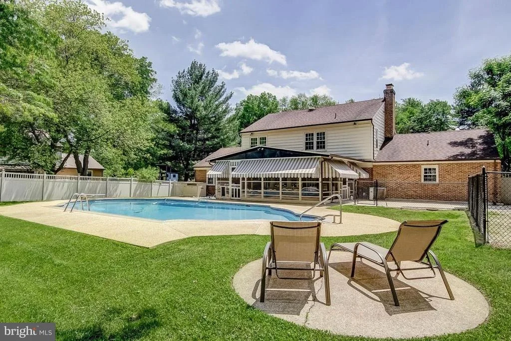 Photo of 2605 VILLAGE LANE
