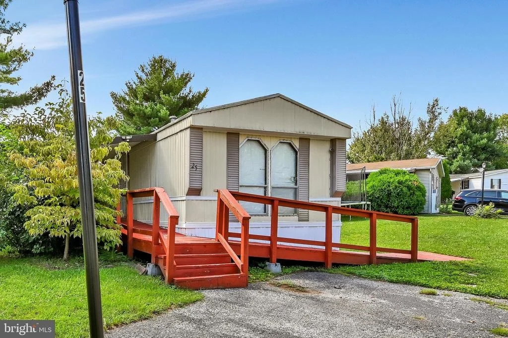 Photo of 25 WILLOW TREE LANE