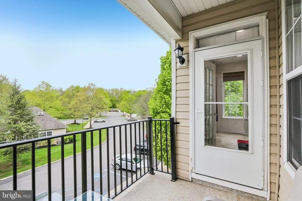 Photo of 121 KYLE WAY