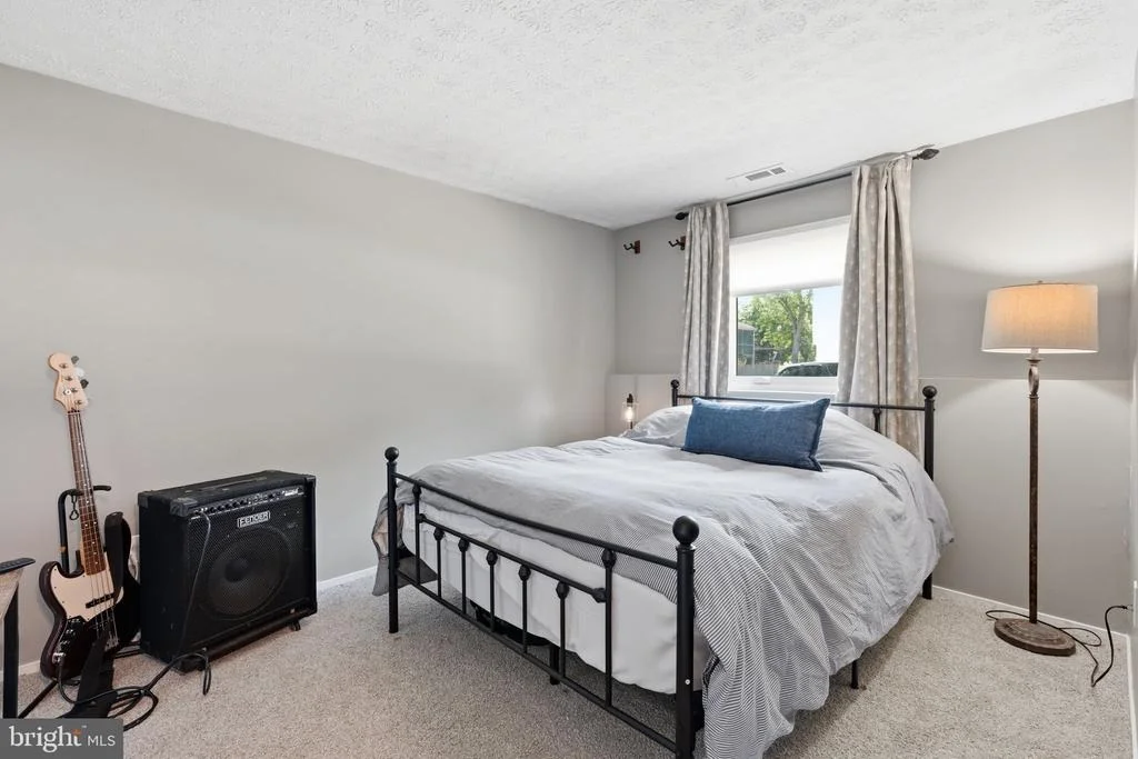 Photo of 490 ELEANOR LANE