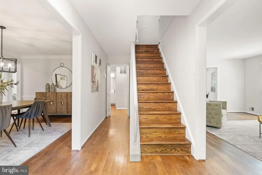 Photo of 2037 DURAND DRIVE
