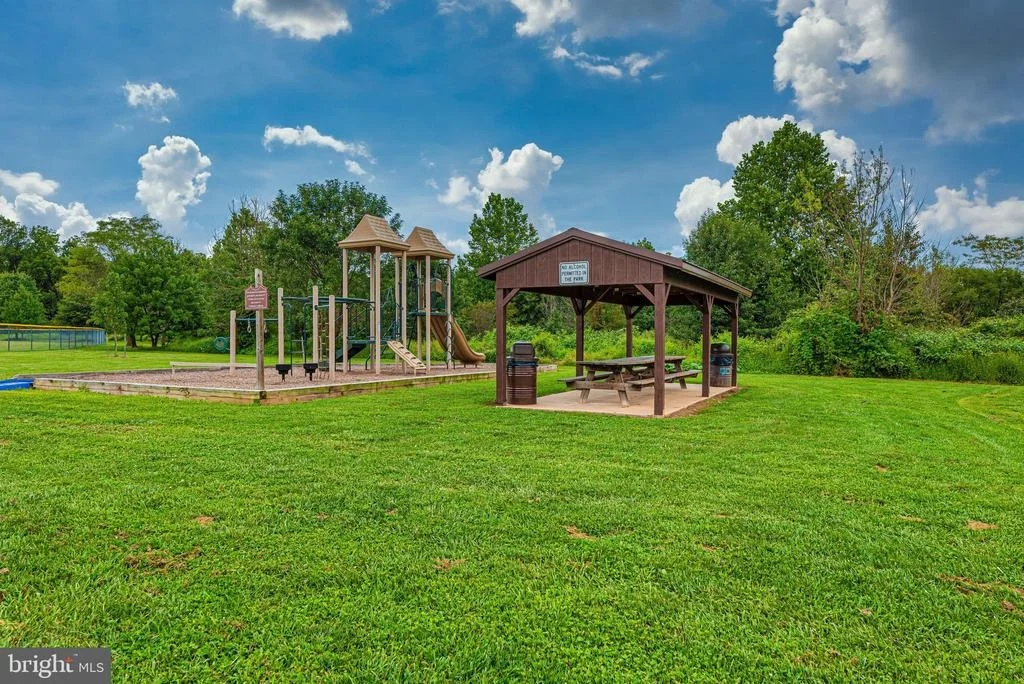 Photo of 2148 CHESTNUT LANE