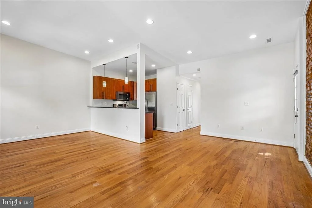 Photo of 1339 C STREET NE