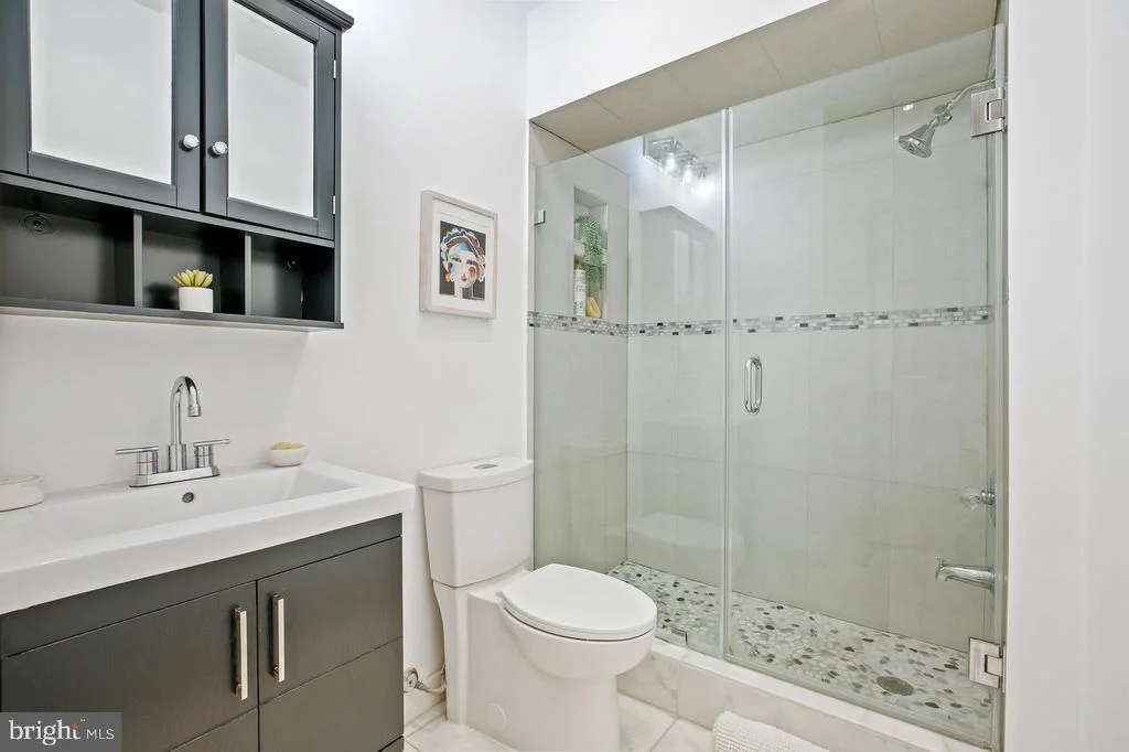 Photo of 1124 G STREET NE