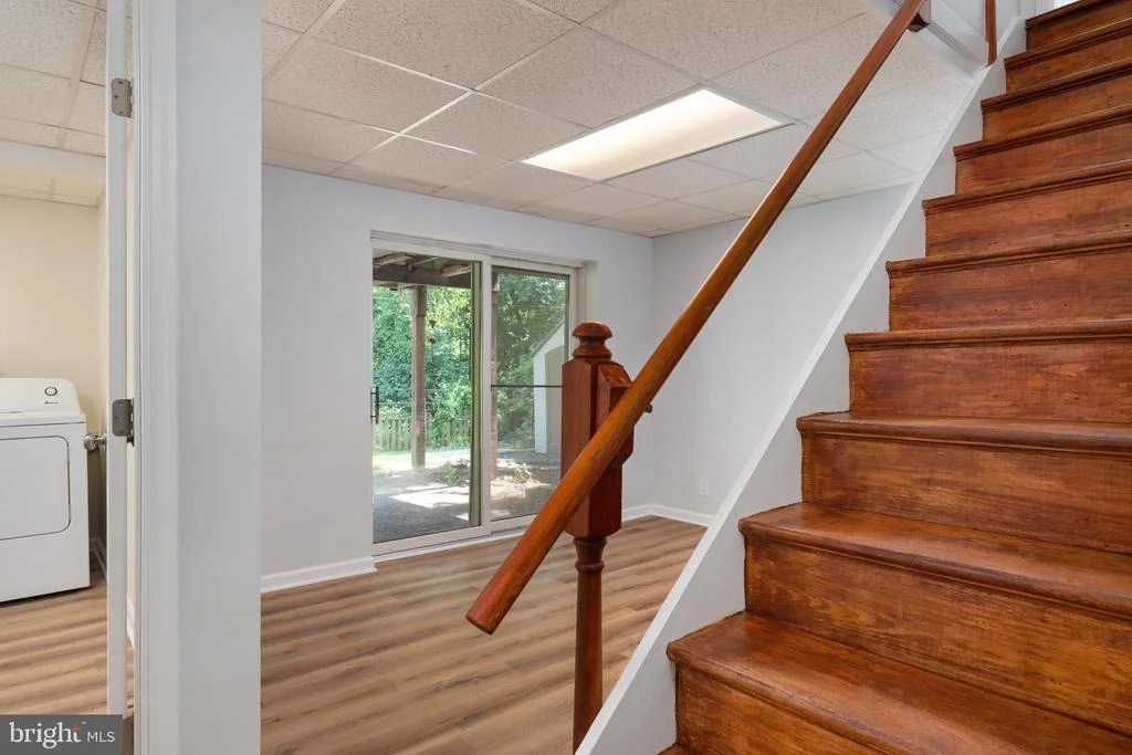 Photo of 541 CRESTPARK DRIVE