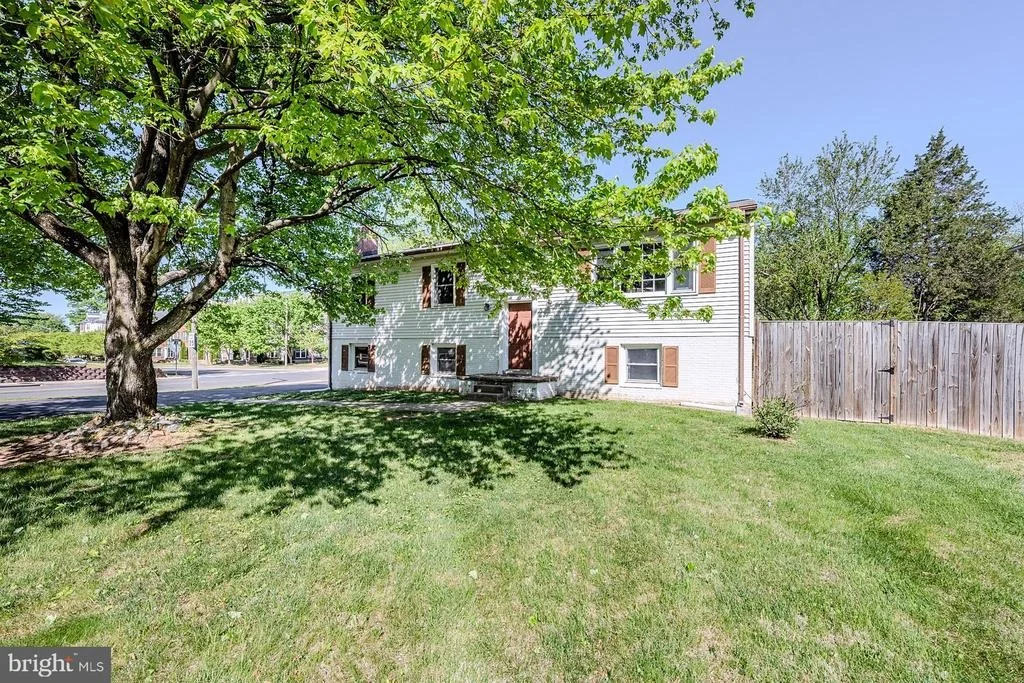 Photo of 8914 CHERRY TREE LANE