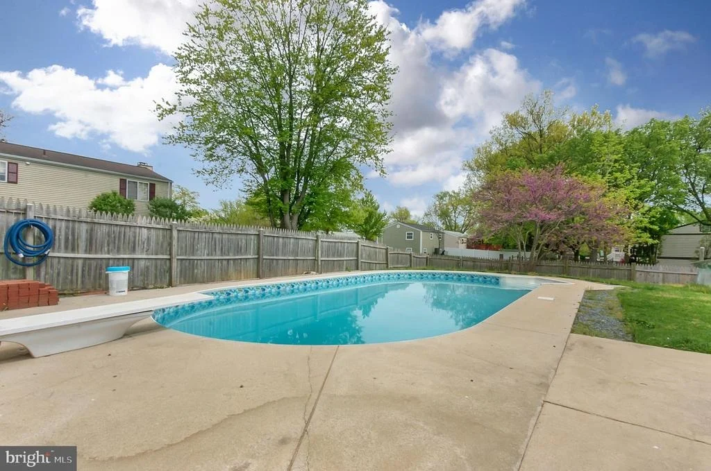 Photo of 1800 LAWNVIEW DRIVE