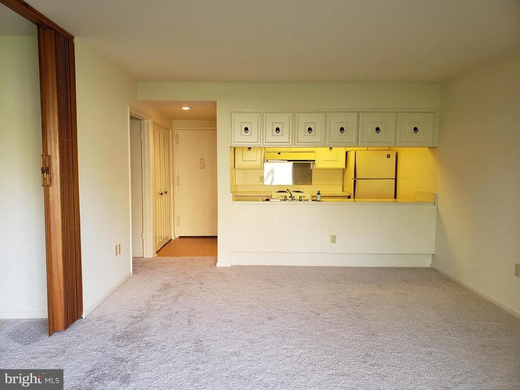 Photo of Unit 71B at 3600 GLENEAGLES DRIVE