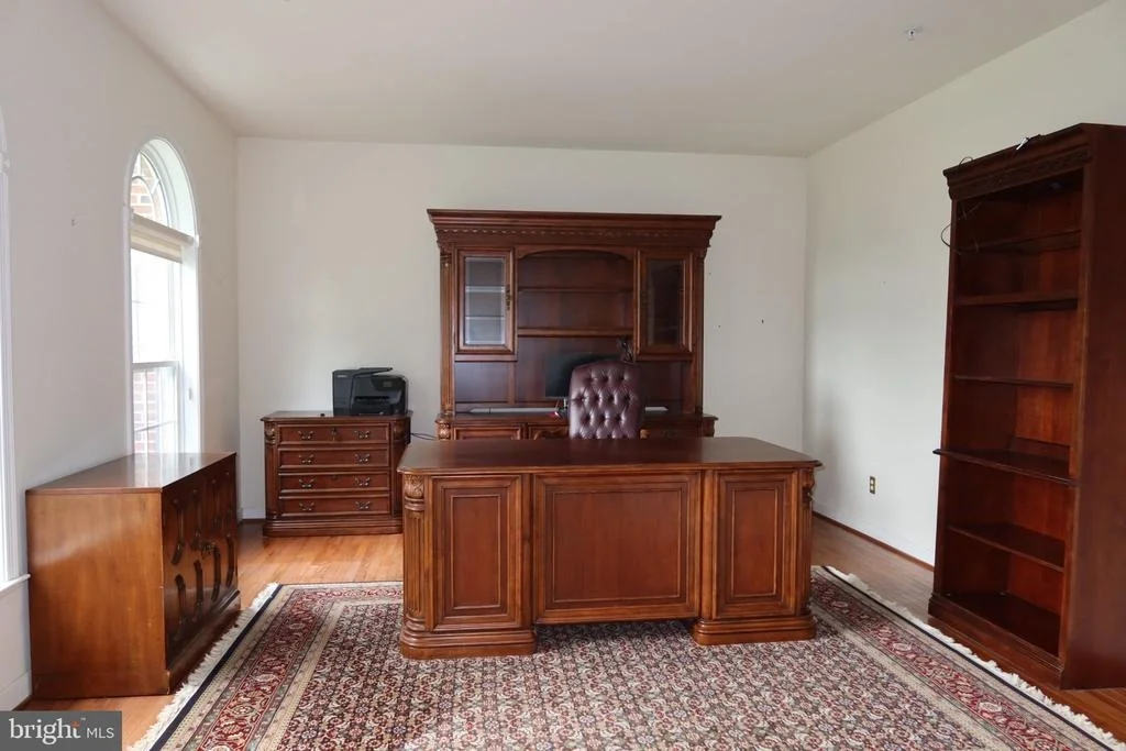 Photo of 915 ZENITH DRIVE