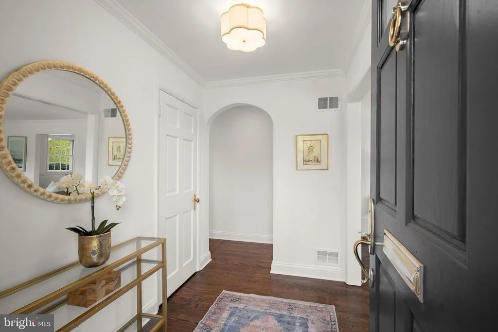 Photo of 6117 OVERLEA ROAD