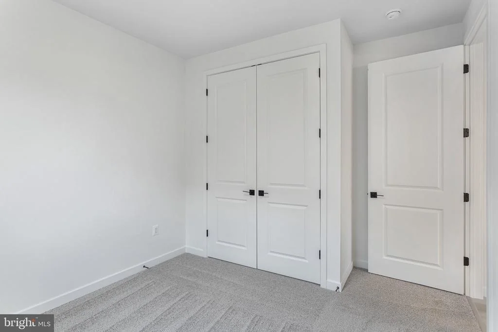 Photo of 2079 SPRINGVALE DRIVE
