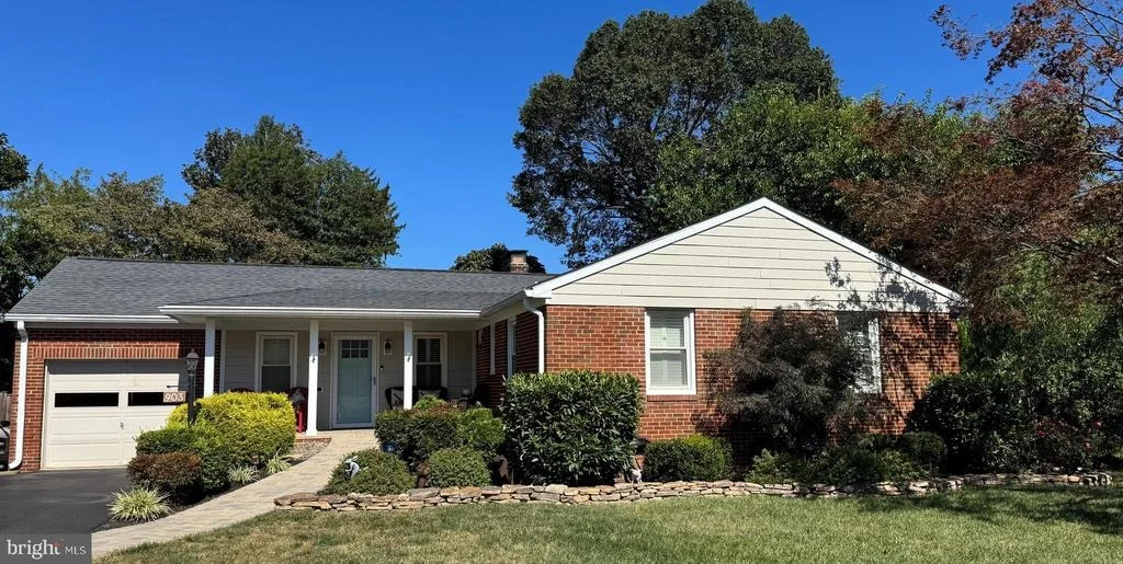 Photo of 903 MERCER PLACE