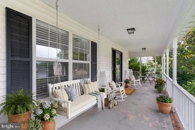 Photo of 2309 MAPLEWOOD DRIVE