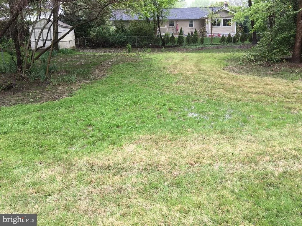 Photo of 1233 CRESTOVER ROAD