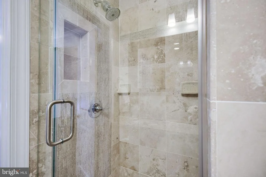 Photo of 919 JUNIPER PLACE