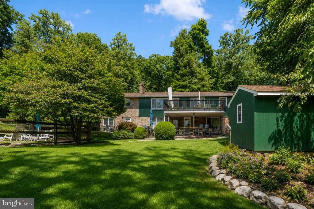 Photo of 6213 WHITE OAK DRIVE