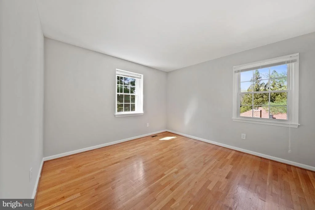 Photo of 1445 LAUREL HILL ROAD