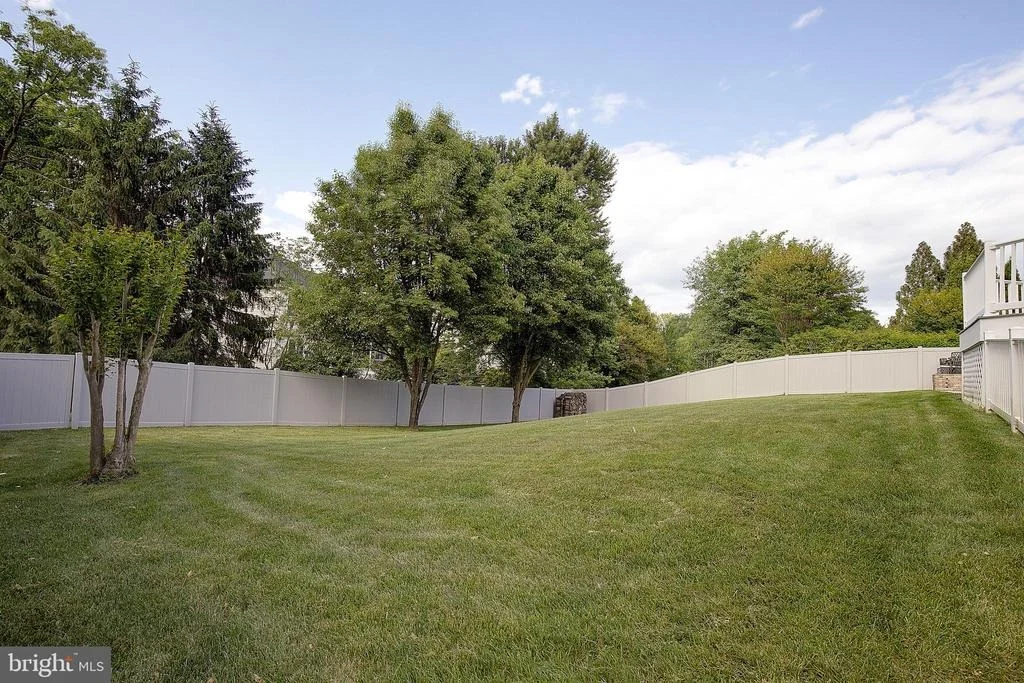 Photo of 2424 VALLEY BROOK LANE