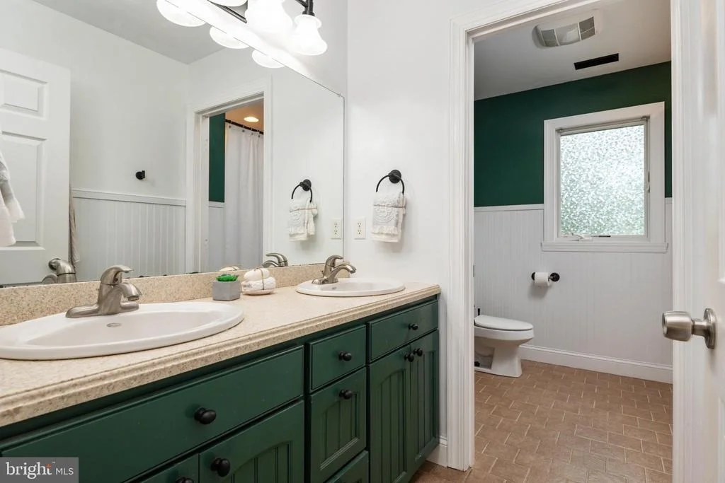 Photo of 1351 CALVERT ROAD