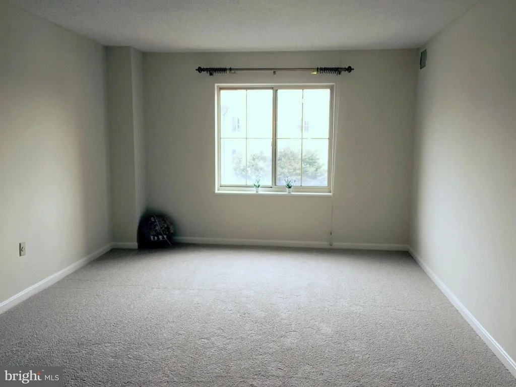Photo of Unit 306 at 14800 PENNFIELD CIRCLE