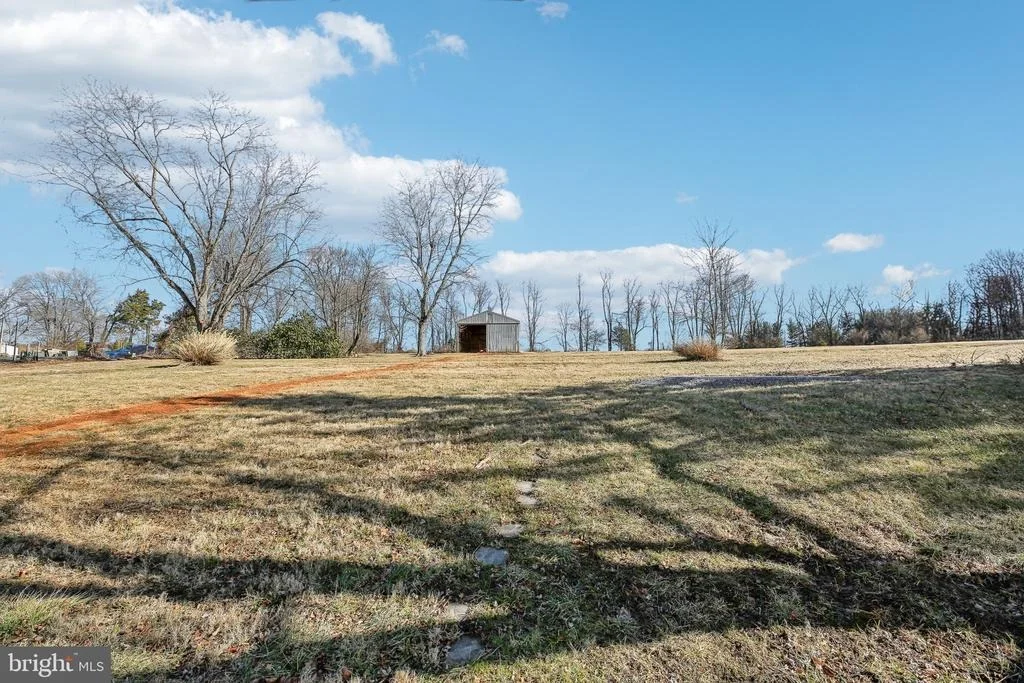 Photo of 2139 DAISY ROAD
