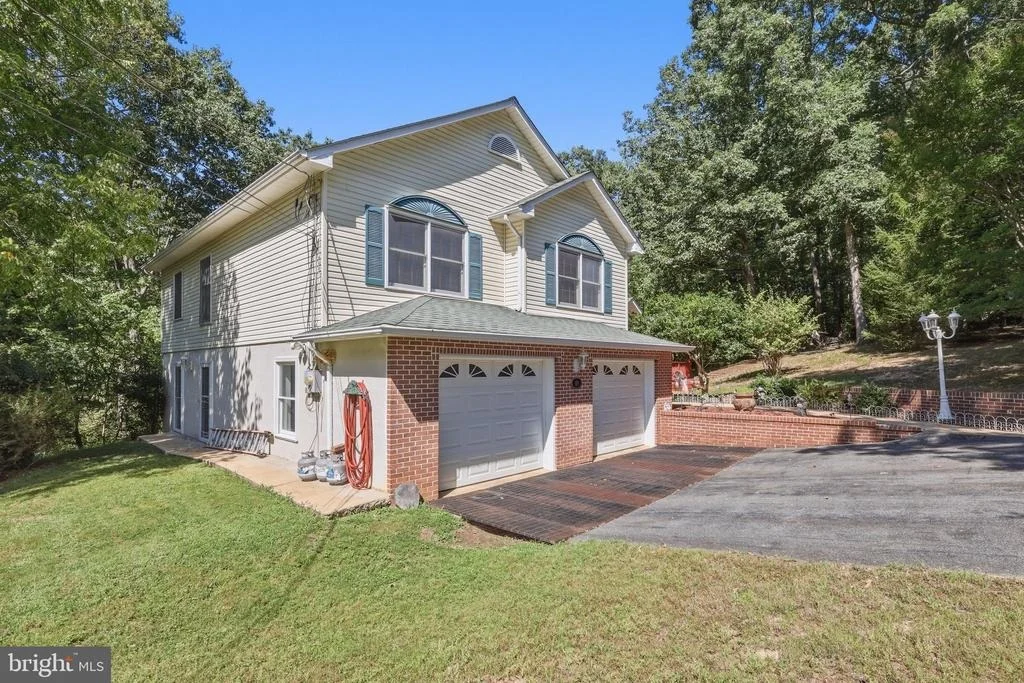 Photo of 24 SYDNEY CIRCLE