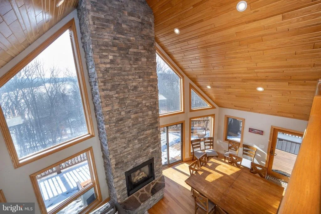 Photo of 723 PINNACLE DRIVE