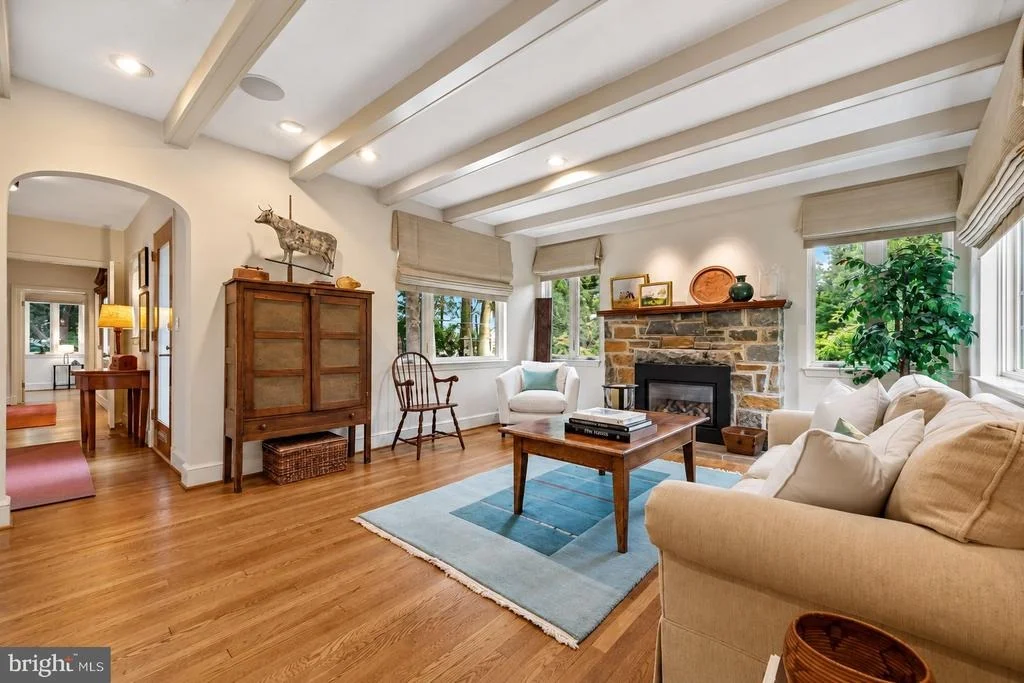 Photo of 1212 WOODSIDE PARKWAY