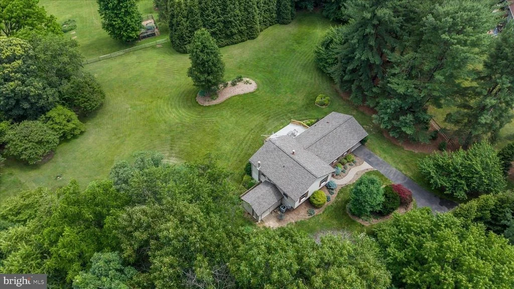 Photo of 8604 BURNT HICKORY CIRCLE