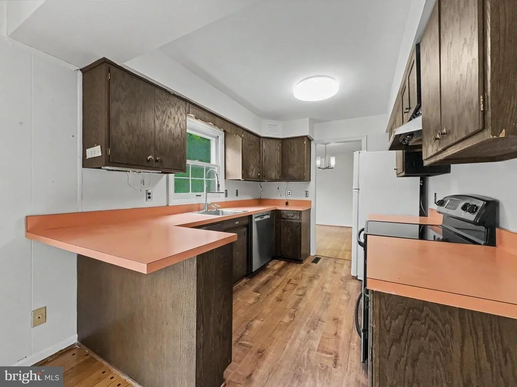 Photo of 1318 DENBY ROAD