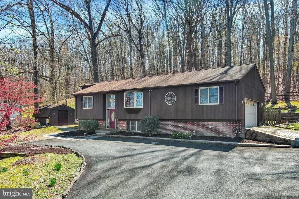 Photo of 5451 GLEN ARM ROAD