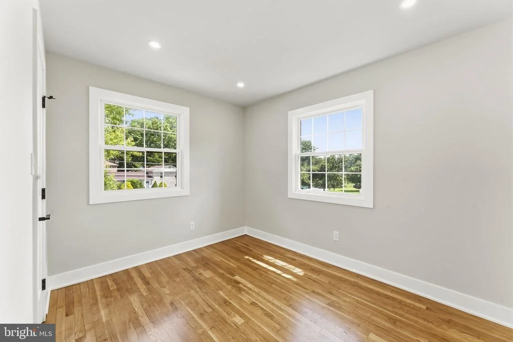 Photo of 2610 SILVERDALE DRIVE